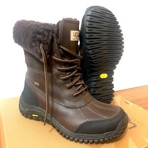 UGG Adirondack II Boots - Size 6